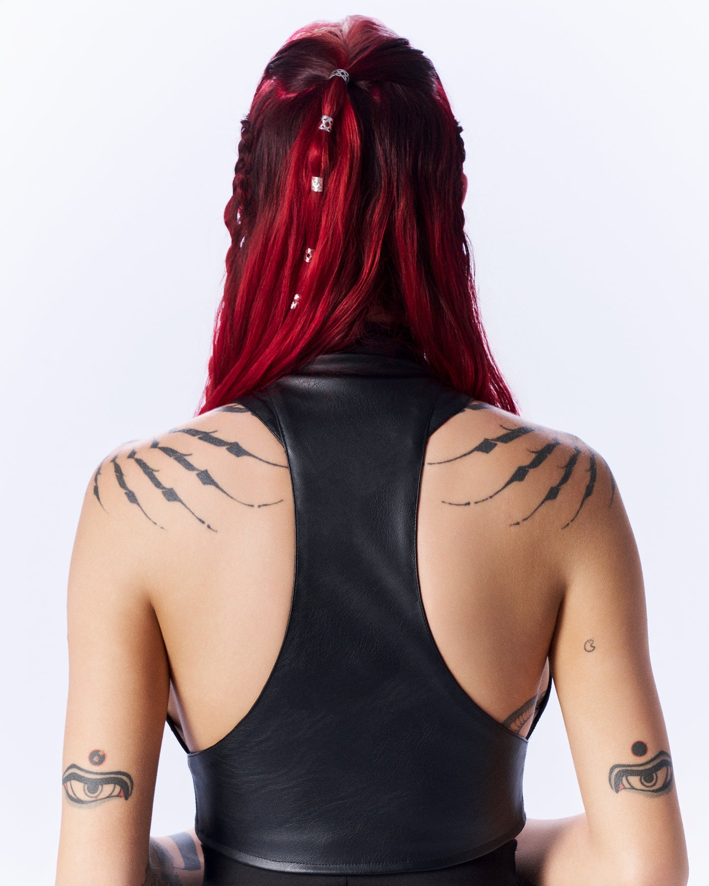X – Posed top